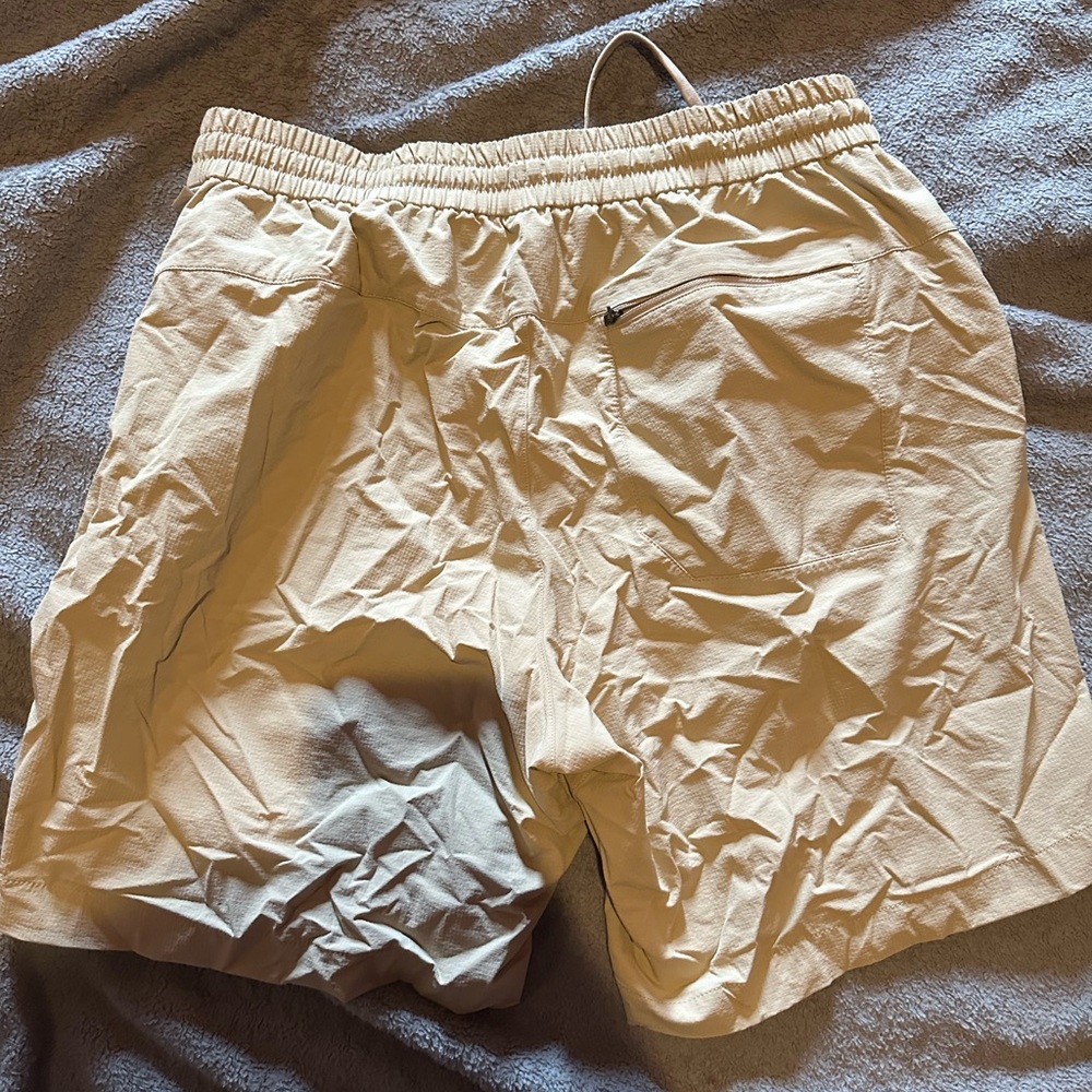 Men’s lululemon shorts large